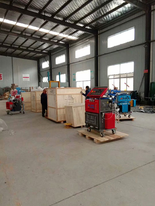 立式儲罐防腐防滲聚脲噴涂施工(圖2) 防腐防水聚脲噴涂設備